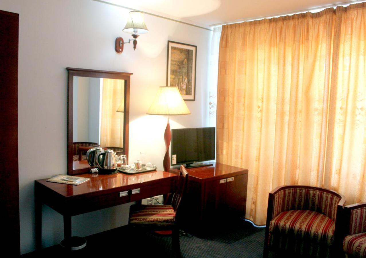 Hotel Grand Buhara Exterior foto